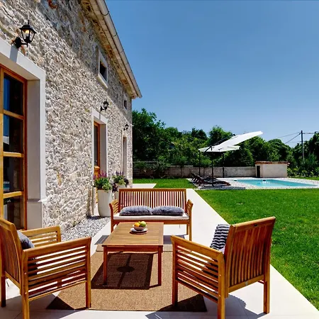 Casa Skitaconka فيلة Koromačno